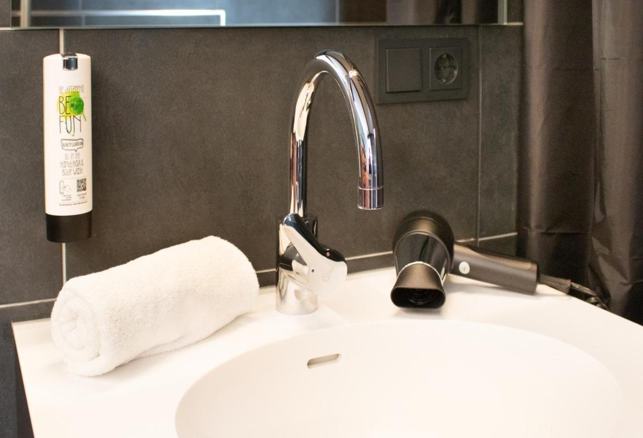 Men Hotel By Wmm Hotels Менген Экстерьер фото